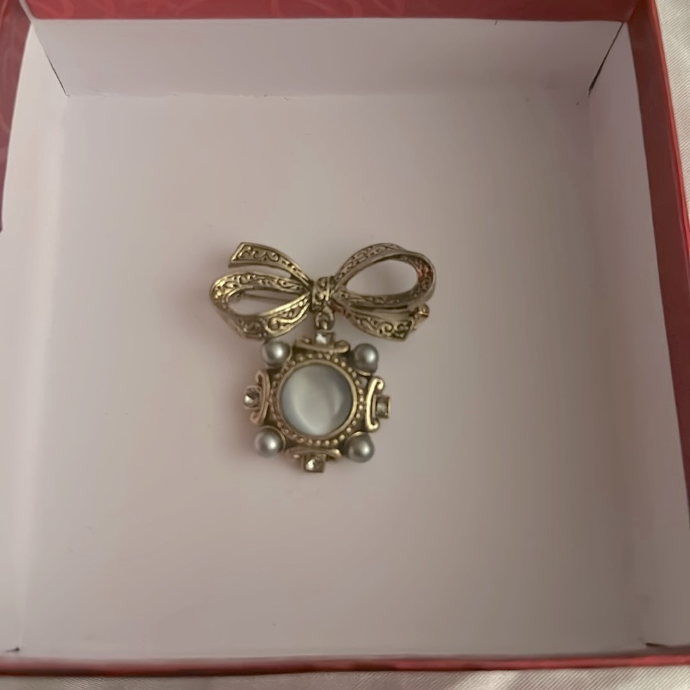 Bobbie Brooks Vintage Victorian Bow Rhinestone Brooch